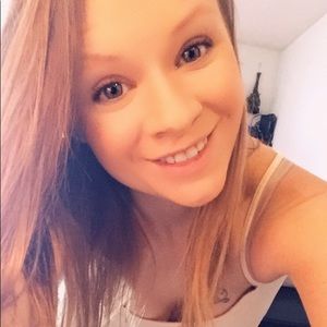 Meet your Posher, Caitlin